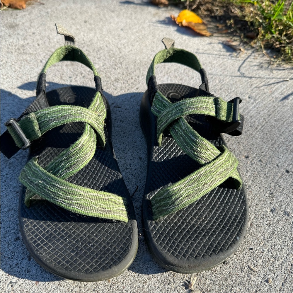 Kids Chaco size 1 sandal, green